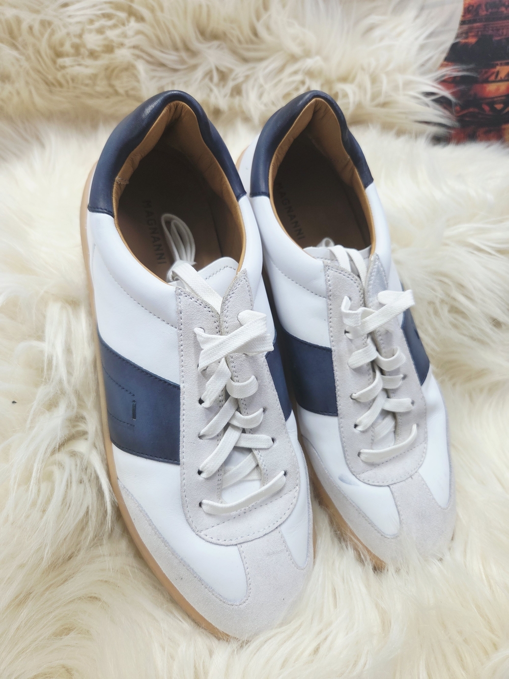 Magnanni White Sneakers with Navy Stripe